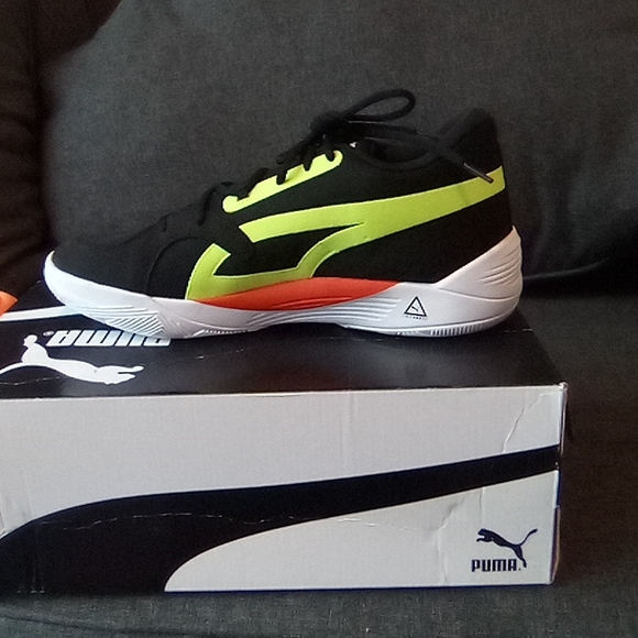 PUMA TRC BLAZE COURT SIZE 11.5 ( puma black - cherry tomato) - Picture 2 of 5